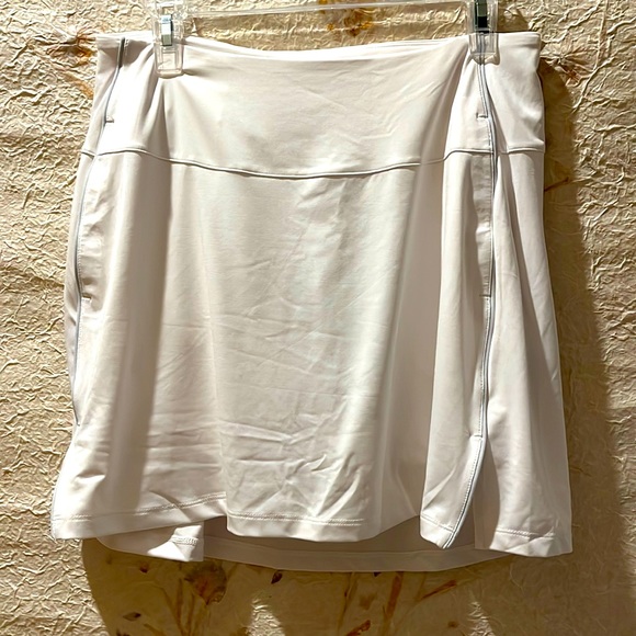 NWT Nike white golf-tennis-pickleball skirt - Picture 2 of 9
